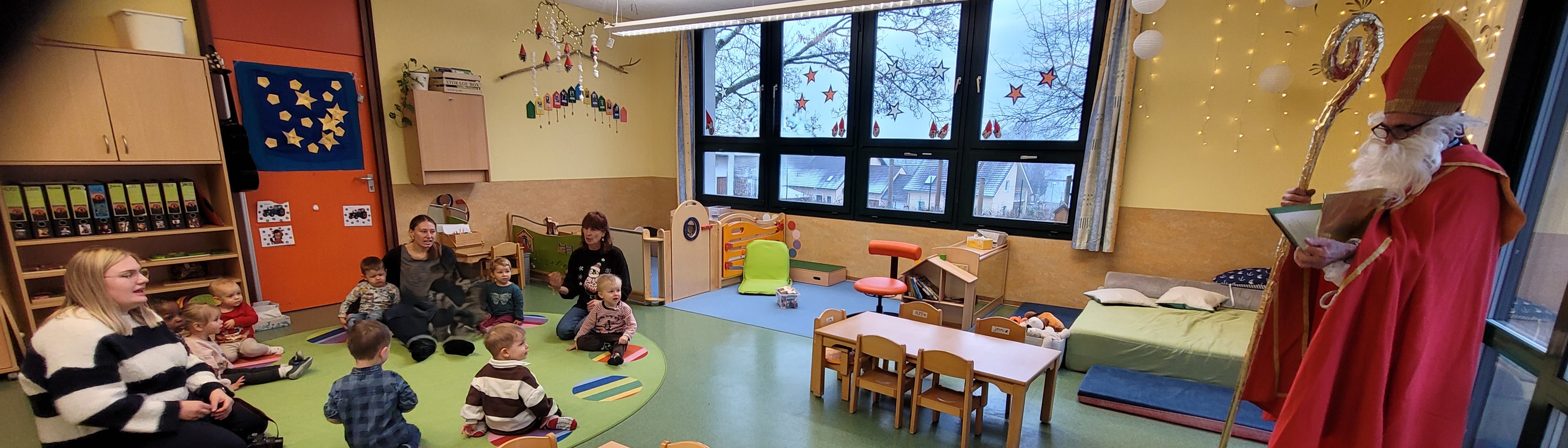 St. Nikolaus ist hier, ich hör ihn vor der Tür